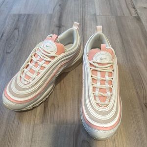 Women’s Nike Tennis shoes